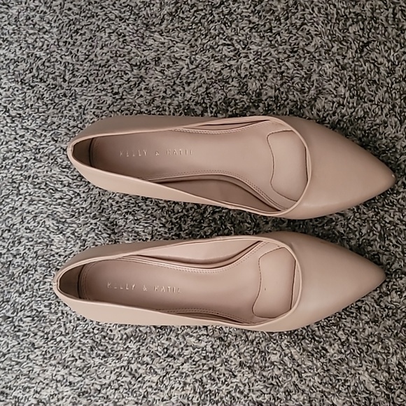 Kelly & Katie Misha Pump - Picture 1 of 7